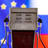 Điều chỉnh trừng phạt dầu mỏ với Nga: EU đang xuống thang?
