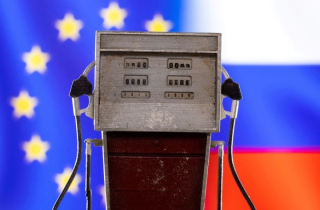 Điều chỉnh trừng phạt dầu mỏ với Nga: EU đang xuống thang?