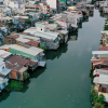 Di dời nhà tạm ven và trên kênh rạch tại thành phố Hồ Chí Minh: Tìm cách làm mới
