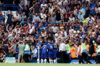 Tottenham cầm hòa Chelsea 2-2 nhờ bàn thắng ở phút bù giờ thứ 6 của Harry Kane.