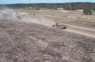 Nga sử dụng tên lửa và đạn pháo nã vào cứ điểm của Ukraine tại Donetsk