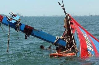 43 ngư dân được cứu sống khi tàu cá bị chìm sau va chạm