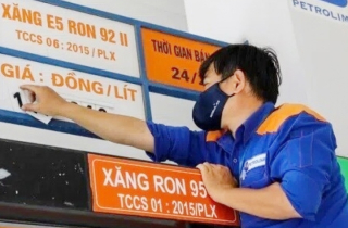 Xăng có thể về 22.000 đồng/lít