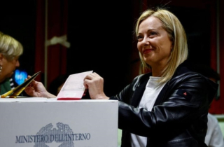Liên minh cánh hữu giành chiến thắng lớn trong cuộc bầu cử lập pháp Italia