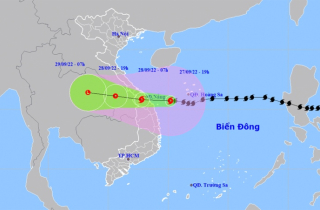 Siêu bão Noru di chuyển nhanh vào đất liền, miền Trung nhiều nơi mưa lớn