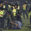 Bạo loạn bóng đá khiến 125 người chết: Nhân chứng hé lộ nguyên nhân bất ngờ