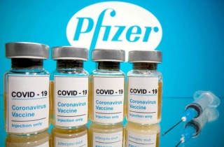 Pfizer chuẩn bị thử nghiệm vaccine kết hợp ngừa COVID-19 và cúm