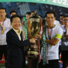 Bầu Hiển nâng cúp vô địch V-League 2022 cùng Hà Nội FC