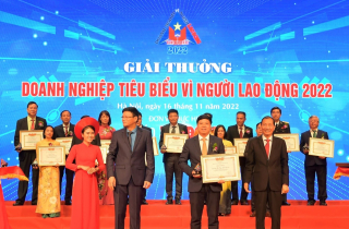 Vietcombank 3 lần liên tiếp được vinh danh “Doanh nghiệp tiêu biểu vì người lao động” và Top 10 Nơi làm việc tốt nhất Việt Nam