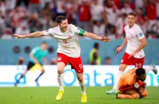 Lewandowski ghi bàn lịch sử, Ba Lan chiến thắng Ả Rập Xê Út