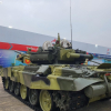 Việt Nam giới thiệu bộ đôi xe tăng hiện đại nhất tại triển lãm quốc phòng