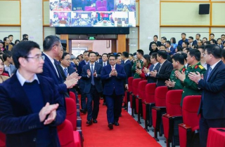 Thủ tướng Phạm Minh Chính: “Điện đi đến đâu, viễn thông phải đi đến đó”