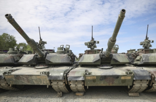 Triều Tiên chỉ trích Mỹ cung cấp xe tăng cho Ukraine