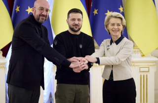 Thượng đỉnh EU-Ukraine: EU không sớm kết nạp Ukraine, hứa tăng viện trợ cho Kiev