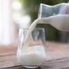 Vì sao uống sữa tươi bị tiêu chảy?