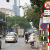 Vì sao Hà Nội dự kiến bỏ biển cấm taxi trên 11 tuyến phố?