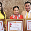 Gia đình diễn viên Lý Hùng được tặng Huân chương Lao động hạng Ba
