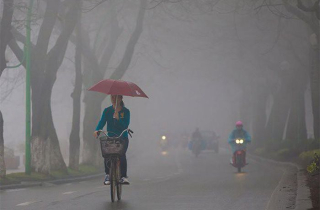 Dự báo thời tiết ngày 2/4: Đông Bắc Bộ chìm trong mưa phùn, nồm ẩm