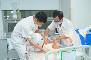 Lần đầu tiên tại Việt Nam: Một người bị cắt đứt rời cả 2 cẳng chân được nối thành công