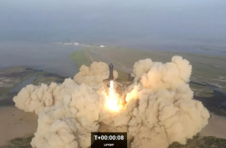 Tên lửa mạnh nhất thế giới của SpaceX nổ tung sau lần phóng thử đầu tiên