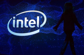 Intel lỗ kỷ lục vì gánh còng lưng giấc mơ đổi đời công nghệ Mỹ: Liệu ‘cục vàng’ có thành ‘cục nợ’?