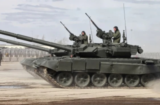 Khi xe tăng Đức Leopard 2 gặp xe tăng Nga T-90M ở Ukraine