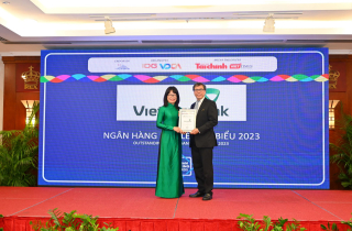 Vietcombank được trao 3 giải thưởng quan trọng tại diễn đàn Ngân hàng bán lẻ Việt Nam 2023