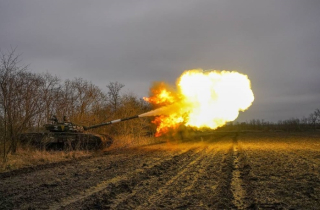 Nga nã loạt tên lửa chính xác tầm xa vào căn cứ không quân Ukraine