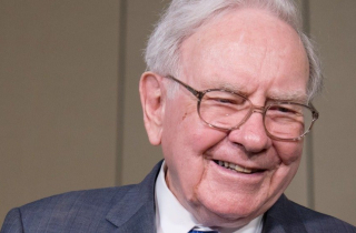 Thành triệu phú nhờ làm hàng xóm với Warren Buffett: Đầu tư 67.000 USD rồi lãi gấp 370 lần