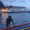 Phà chở 120 người bốc cháy trên biển Philippines