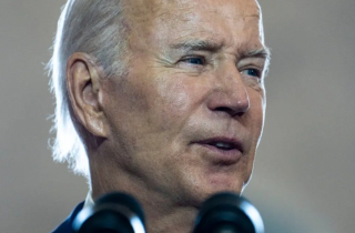 Vì sao Tổng thống Mỹ Joe Biden phải sử dụng máy trợ thở khi ngủ?