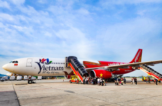 Vietjet đón tàu bay lớn cùng biểu tượng du lịch Việt Nam
