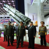 Ông Kim Jong-un hào hứng khoe siêu vũ khí với Bộ trưởng Quốc phòng Nga