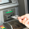Làm gì khi bị nuốt thẻ tại cây ATM khác ngân hàng?