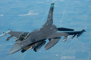 Mỹ huấn luyện phi công Ukraine lái chiến đấu cơ F-16 vào tháng 10