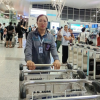Chiếc túi hàng hiệu có 200 triệu đồng bỏ quên tại sân bay Nội Bài đang tìm chủ nhân