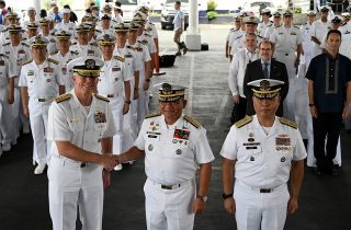 Philippines tập trận hải quân rầm rộ với Anh, Canada, Nhật Bản và Mỹ