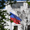 Mỹ trục xuất hai nhà ngoại giao Nga, Moscow phản ứng gay gắt
