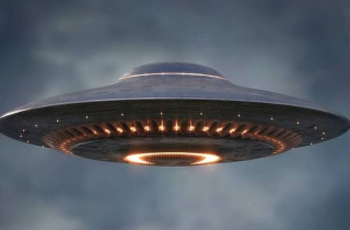 Lầu Năm Góc tiếp nhận hàng trăm báo cáo nhìn thấy UFO