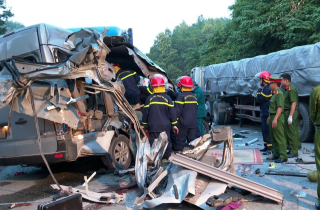 Vụ TNGT làm 5 người chết tại Lạng Sơn: Tài xế khai do ngoái lại nói chuyện với hành khách