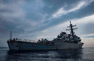 Tàu khu trục Mỹ vô hiệu hóa cuộc tấn công của phiến quân Houthi trên Biển Đỏ