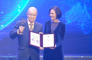 GS Võ Tòng Xuân - người Việt đầu tiên giành giải thưởng VinFuture