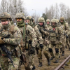 Ukraine miễn nghĩa vụ quân sự cho người có lương trên 800 USD