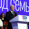 Tổng thống Nga kêu gọi các gia đình sinh nhiều con vì “sự sống còn của dân tộc”