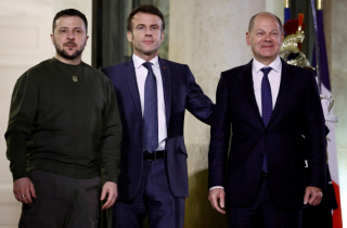 Ukraine kí thỏa thuận an ninh lịch sử với Pháp và Đức