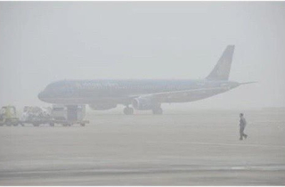 Sương mù dày đặc ở sân bay Vinh, nhiều chuyến bay phải hoãn, chuyển hướng