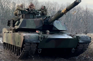 Điện Kremlin lên tiếng vụ siêu tăng Abrams Mỹ bị bắn cháy ở Ukraine