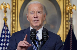 Ông Biden vượt xa đối thủ về vận động quỹ tranh cử