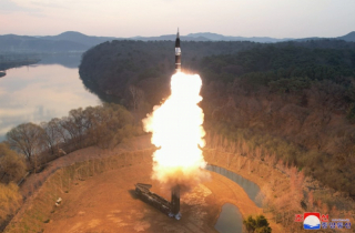Triều Tiên tuyên bố phóng thành công tên lửa đạn đạo tầm trung thế hệ mới
