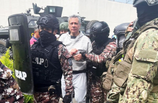 Cảnh sát Ecuador đột kích Đại sứ quán Mexico tại Quito: Nguy cơ tạo thêm điểm nóng mới